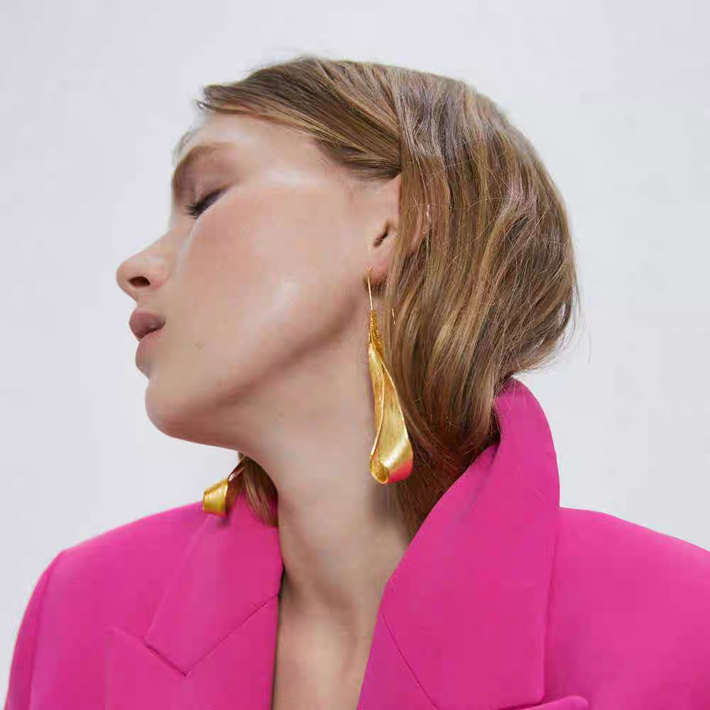 Golden Glimmer Leaf Drop Earrings - Christmas Exclusive